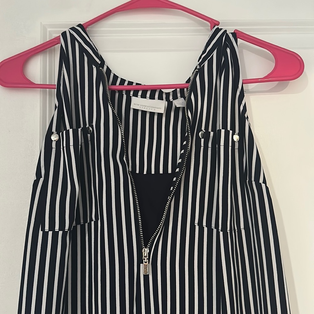 Sleeveless navy blue dress